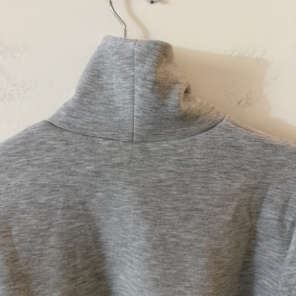 OGL FuzzLuxe Turtleneck Long Sleeve Top Heather Grey large NWT - Picture 15 of 16